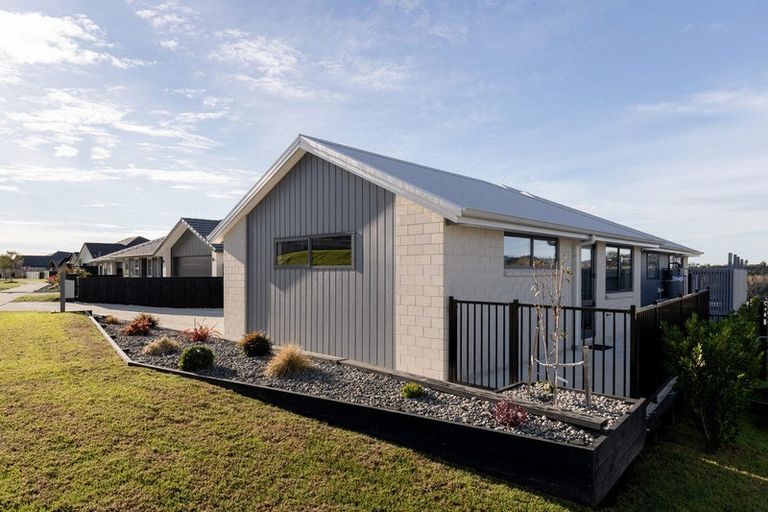 Photo of property in 39 Flounder Drive, Omokoroa, 3114