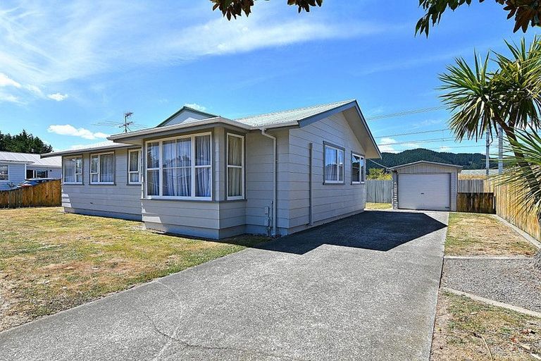Photo of property in 9 Phar Lap Grove, Trentham, Upper Hutt, 5018
