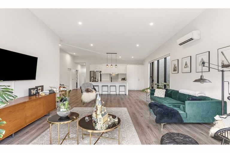 Photo of property in 7 Bravery Road, Papakura, 2110