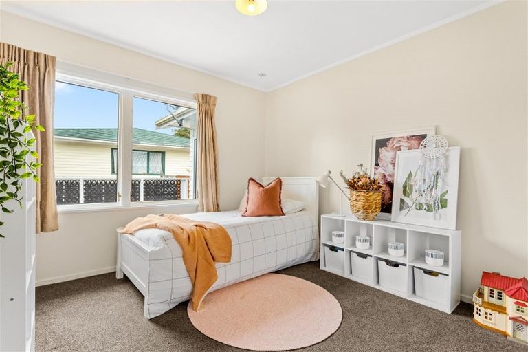 Photo of property in 57 Universal Drive, Henderson, Auckland, 0610