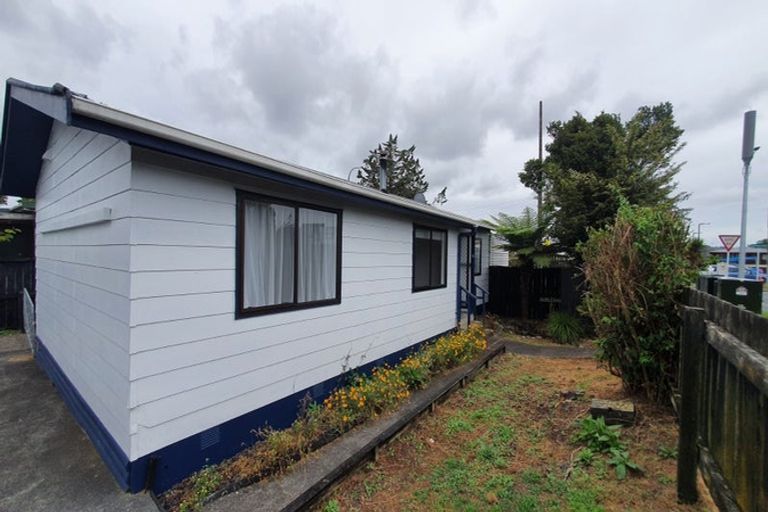 Photo of property in 488 Swanson Road, Ranui, Auckland, 0612