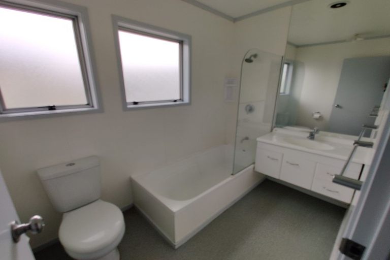 Photo of property in 43 Secretariat Place, Randwick Park, Auckland, 2105