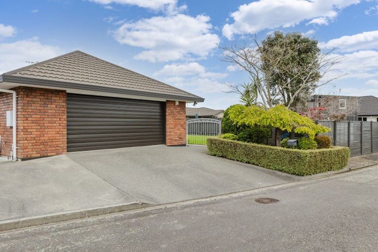 Photo of property in 4 Lourie Way, Fitzherbert, Palmerston North, 4410