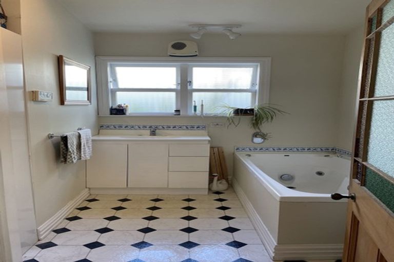 Photo of property in 82 Elizabeth Street, Mount Victoria, Wellington, 6011