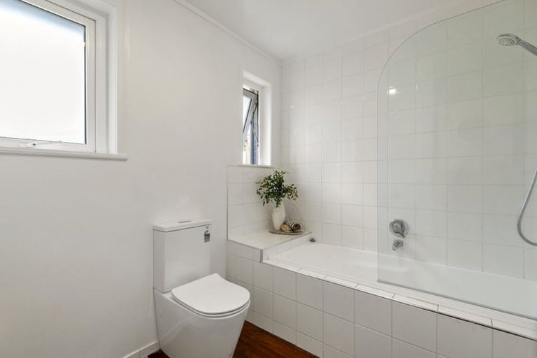 Photo of property in 6 Catrina Avenue, Birkenhead, Auckland, 0626