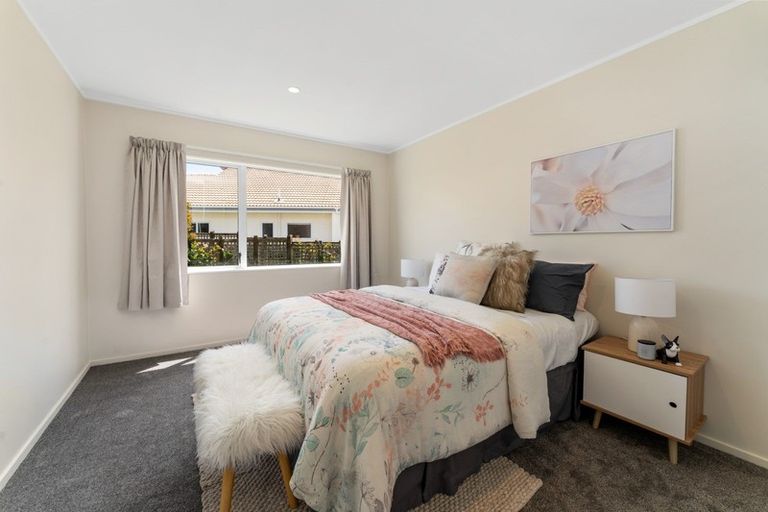 Photo of property in 9 Lakeside Villas, Whitby, Porirua, 5024