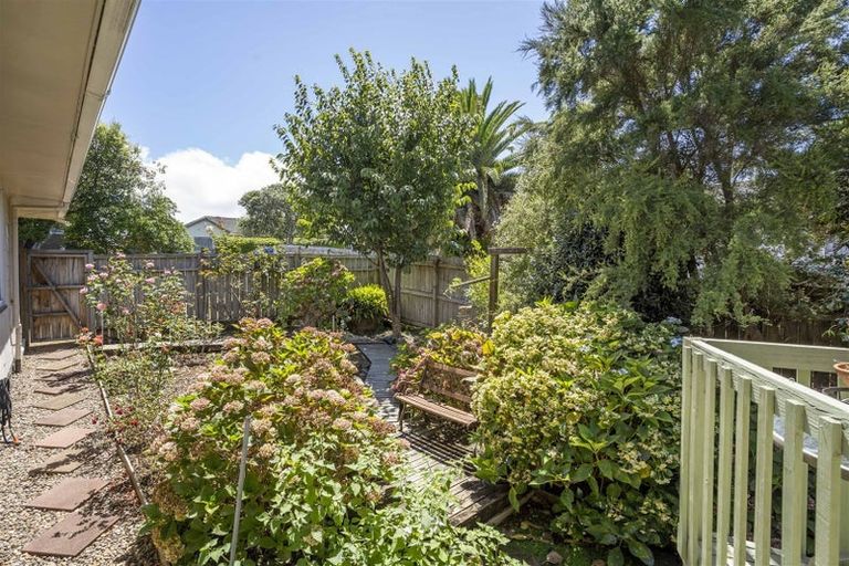 Photo of property in 144 Pigeon Mountain Road, Half Moon Bay, Auckland, 2012