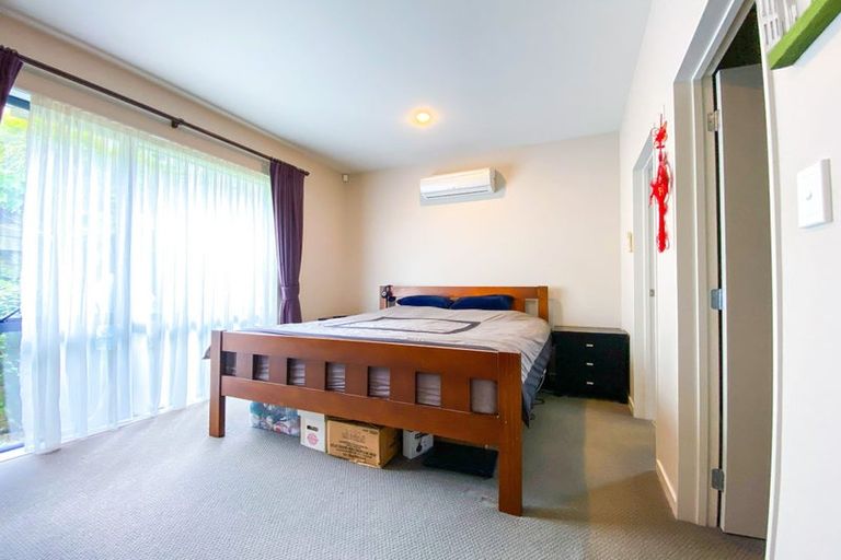 Photo of property in 2 Northbrook Close, Greenhithe, Auckland, 0632