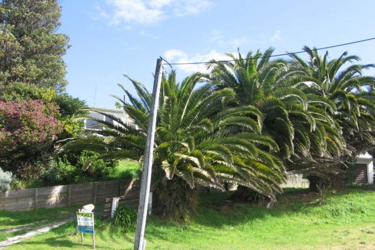 Photo of property in 3 Carthew Terrace, Foxton Beach, Foxton, 4815