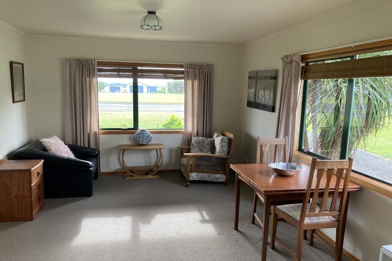 Photo of property in 166 Torkar Road, Clarks Beach, 2122