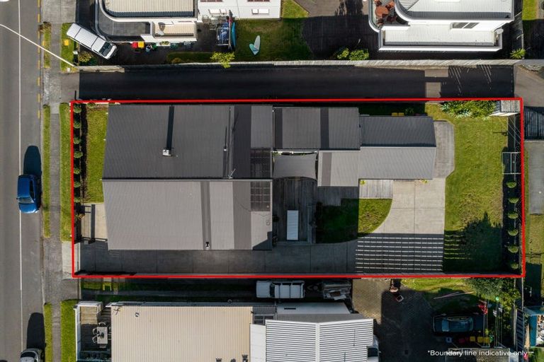 Photo of property in 185 Marine Parade, Mount Maunganui, 3116