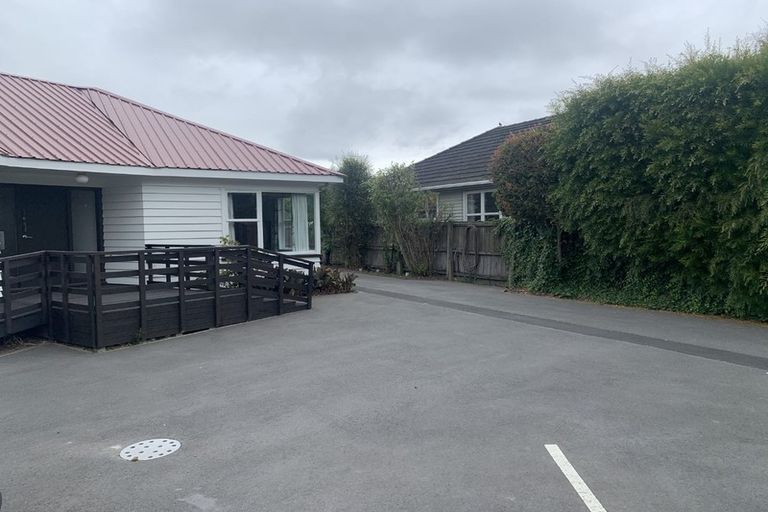 Photo of property in 52 Athol Terrace, Upper Riccarton, Christchurch, 8041