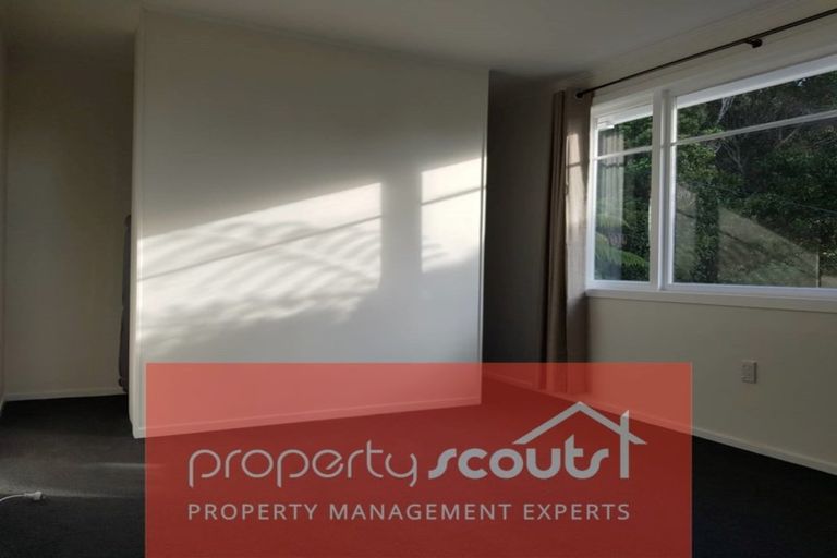 Photo of property in 35 Awanui Street, Merrilands, New Plymouth, 4312