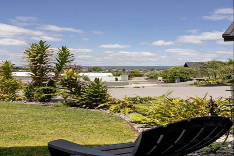 Photo of property in 12 Brendan Close, Omokoroa, 3114