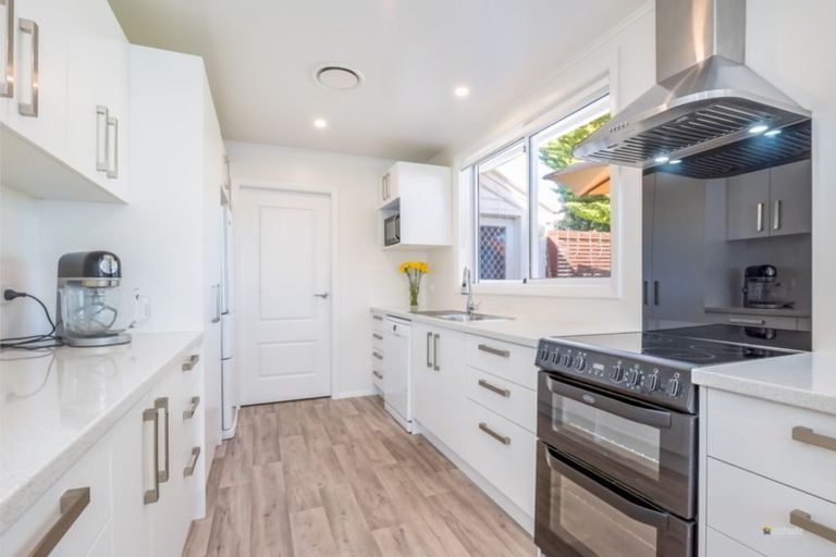 Photo of property in 26 Kapiti Crescent, Titahi Bay, Porirua, 5022