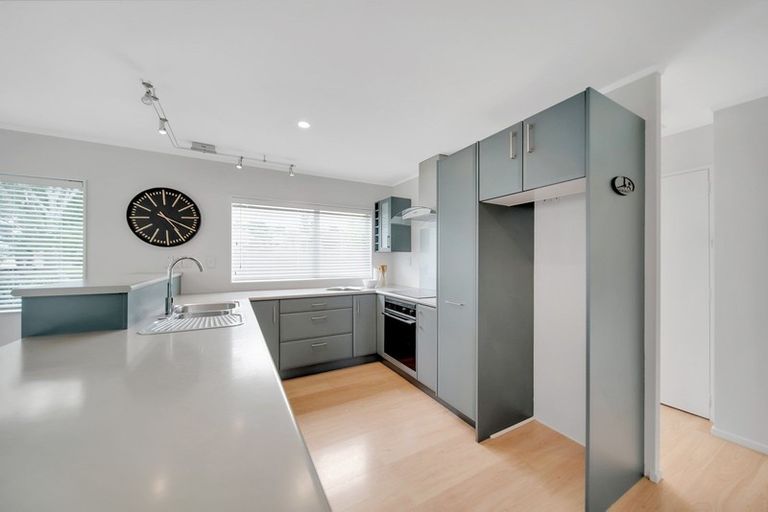 Photo of property in 60 De Quincey Terrace, Highland Park, Auckland, 2010