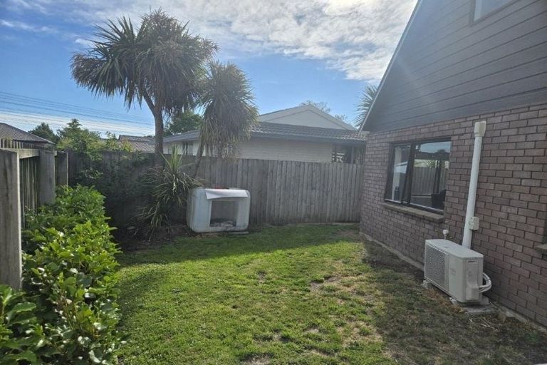 Photo of property in 1/130 Middlepark Road, Sockburn, Christchurch, 8042