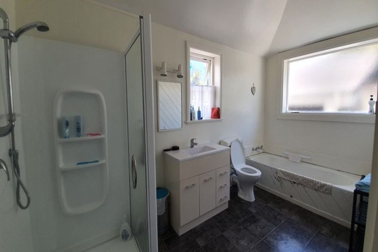 Photo of property in 70 Norwood Road, Bayswater, Auckland, 0622