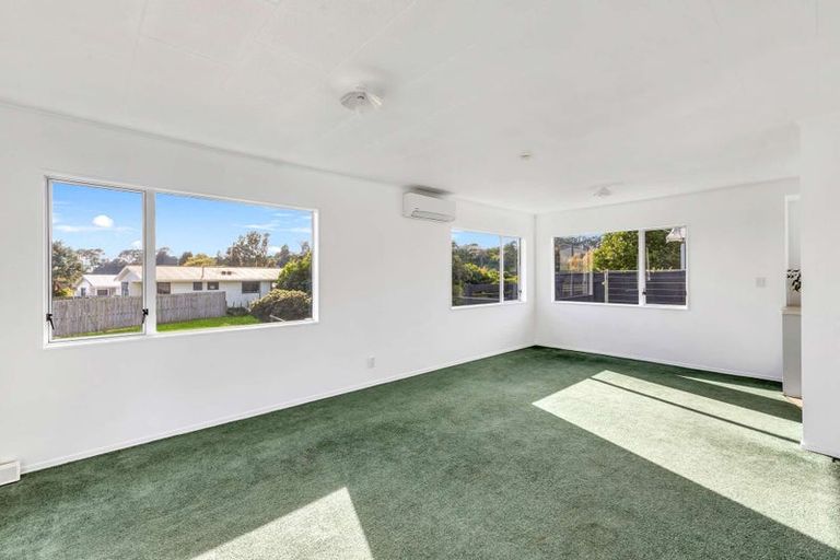 Photo of property in 1/58 Riversdale Drive, Merrilands, New Plymouth, 4312