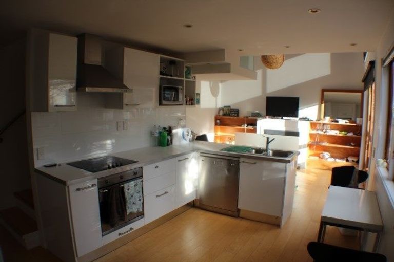 Photo of property in 13a Porritt Avenue, Mount Victoria, Wellington, 6011