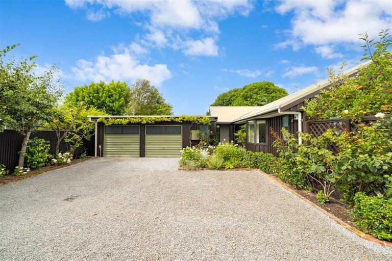 Photo of property in 199a Main North Road, Redwood, Christchurch, 8051