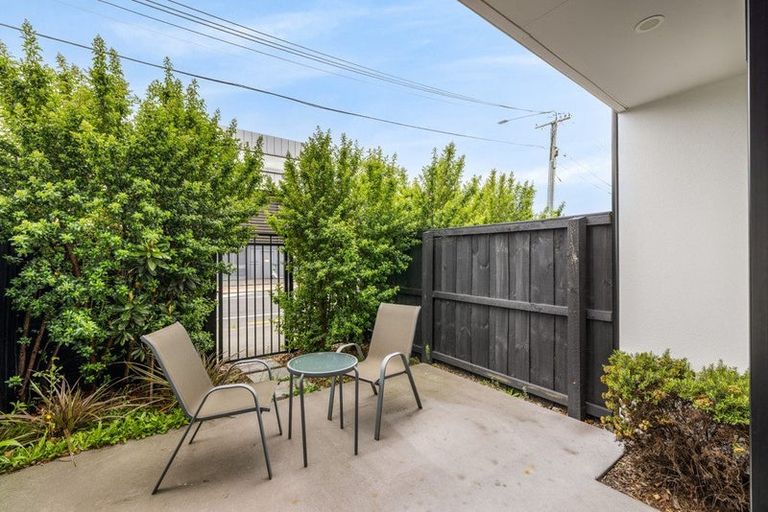 Photo of property in 2/8 New Brighton Road, Shirley, Christchurch, 8061