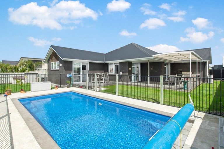 Photo of property in 34 Cassinia Close, Papamoa Beach, Papamoa, 3118