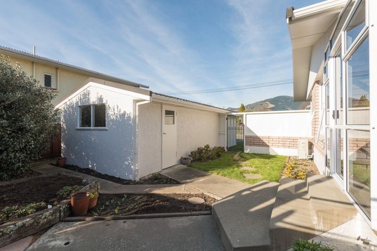 Photo of property in 31 Devon Street, Stoke, Nelson, 7011