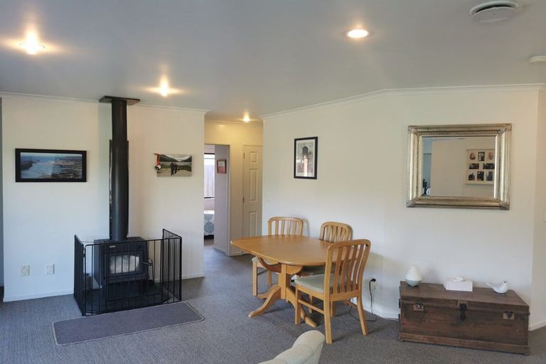 Photo of property in 33 Saint James Drive, Huntington, Hamilton, 3210