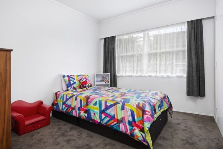 Photo of property in 24 Pooley Street, Pakuranga Heights, Auckland, 2010