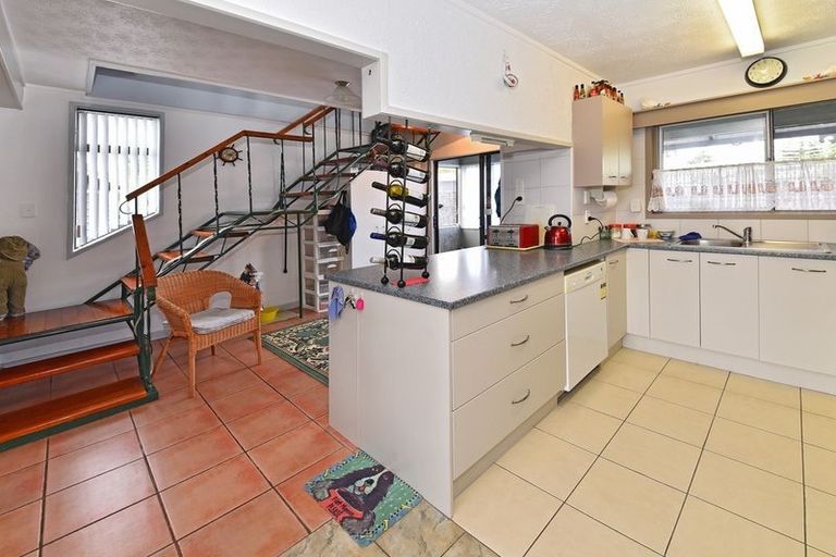 Photo of property in 81 Beeston Crescent, Manurewa, Auckland, 2102