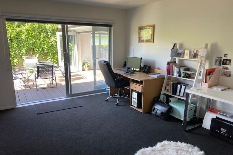 Photo of property in 2/32a Gleneagles Terrace, Ilam, Christchurch, 8053