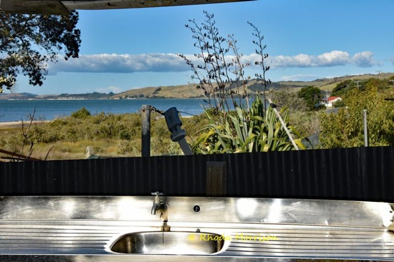 Photo of property in 1 Sandy Beach Road, Tinopai, 0593