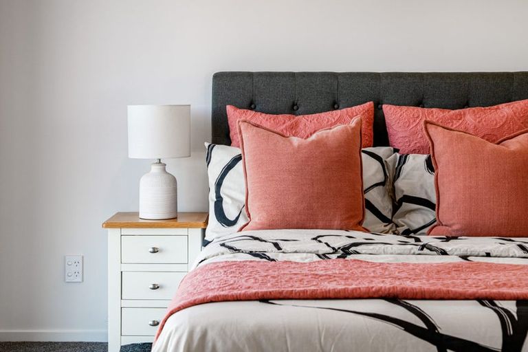 Photo of property in 4b Hepburn Road, Glendene, Auckland, 0602