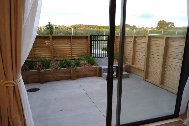 Photo of property in 35 Sun Orchid Avenue, Wiri, Auckland, 2104