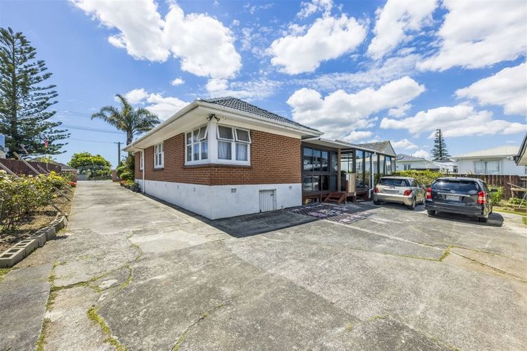 Photo of property in 82 Station Road, Papatoetoe, Auckland, 2025