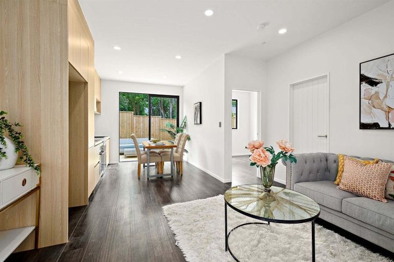 Photo of property in 7c Kerria Place, Sunnynook, Auckland, 0620