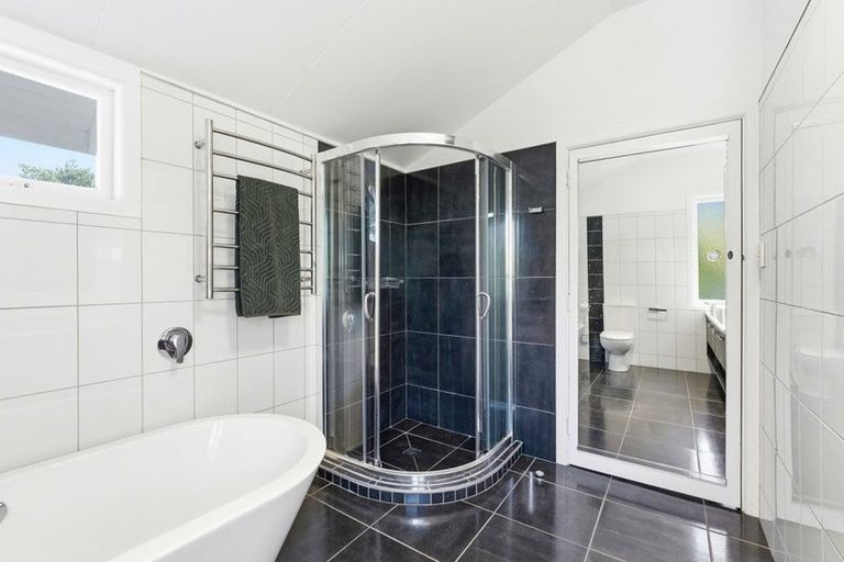 Photo of property in 5 Parkes Avenue, Saint Johns Hill, Whanganui, 4501