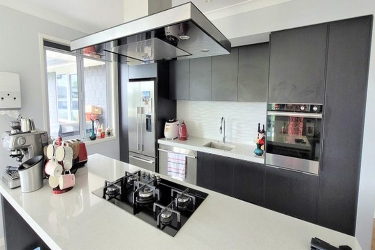 Photo of property in 266 Lakes Boulevard, Pyes Pa, Tauranga, 3112