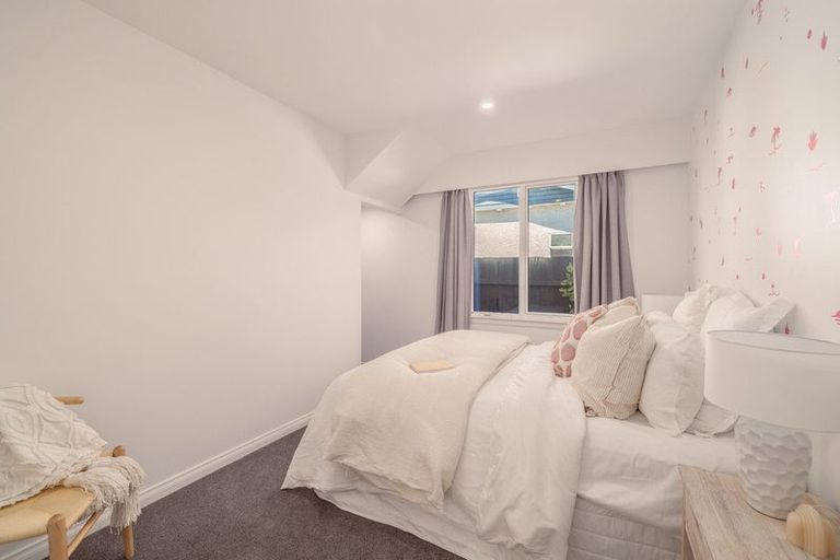 Photo of property in 35 Marine Parade, North New Brighton, Christchurch, 8083
