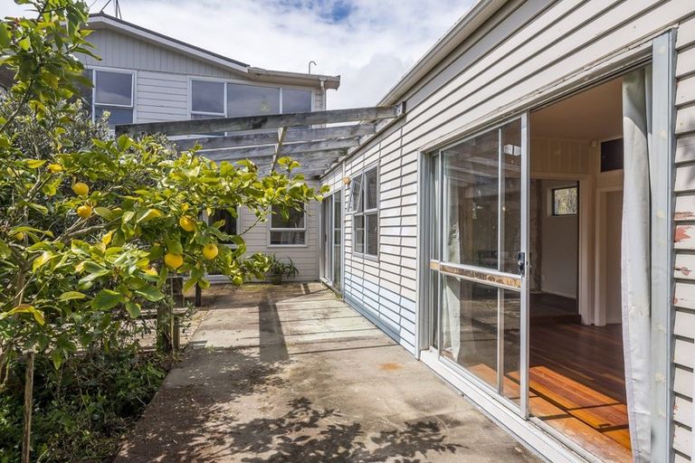 Photo of property in 15 Glen Road, Raumati South, Paraparaumu, 5032