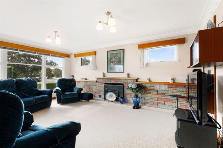 Photo of property in 12 Te Kanawa Crescent, Henderson, Auckland, 0610