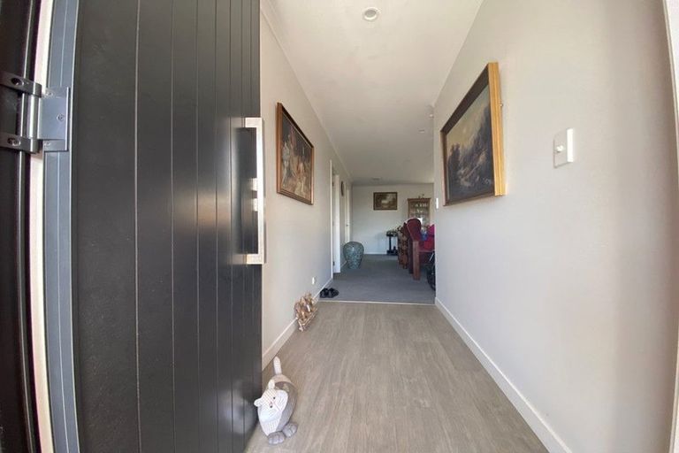 Photo of property in 18 Nukuroa Close, Waitara, 4320