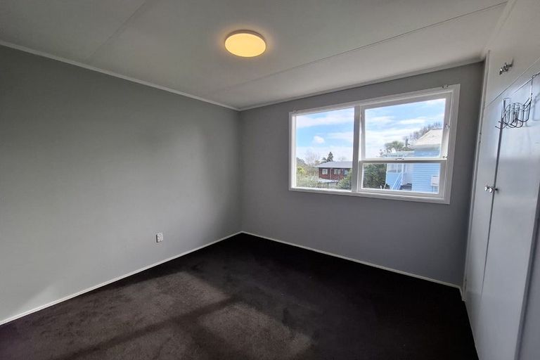 Photo of property in 1/23 Drome View Place, Beach Haven, Auckland, 0626
