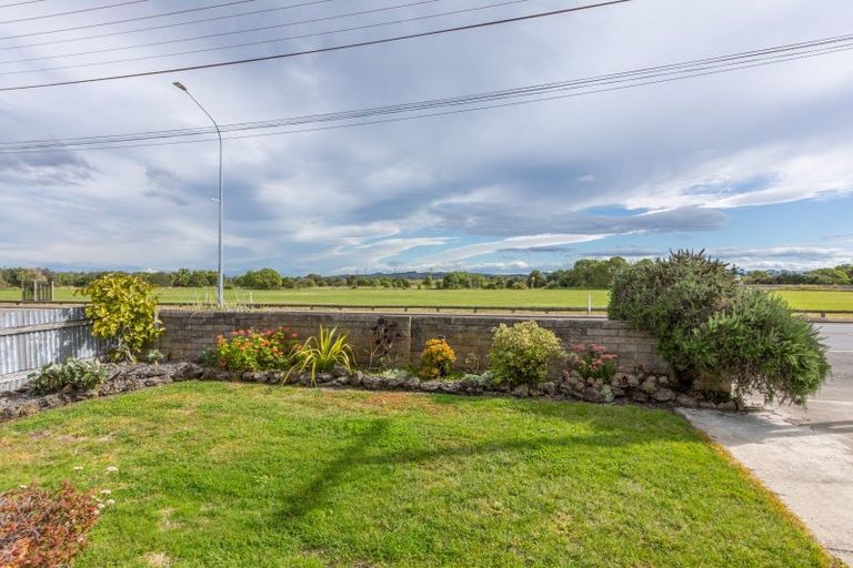 Photo of property in 76 Meeanee Quay, Westshore, Napier, 4110