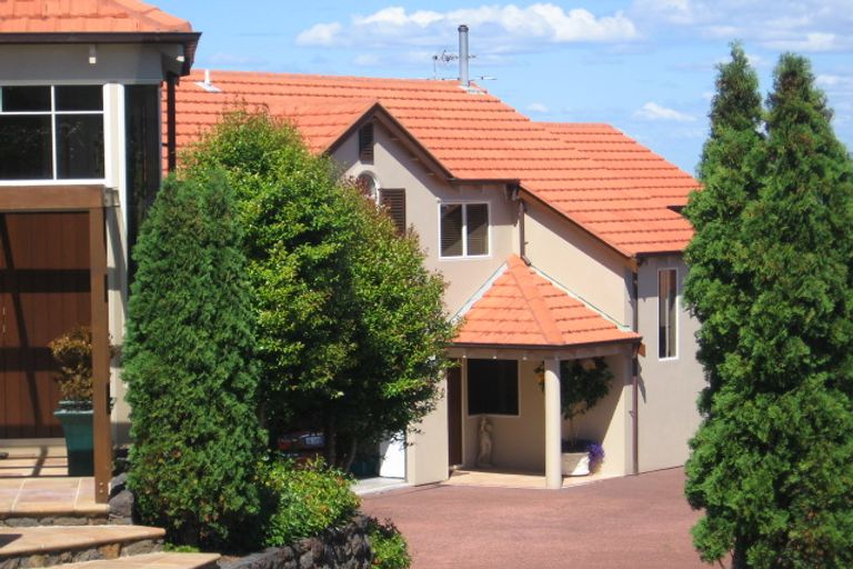 Photo of property in 11 Churchill Road, Murrays Bay, Auckland, 0630