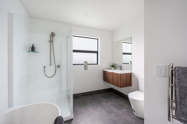 Photo of property in 14 Burdon Loop, Lake Hawea, 9382