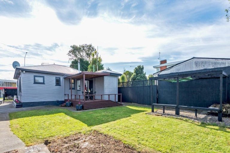 Photo of property in 1014 Tremaine Avenue, Roslyn, Palmerston North, 4414
