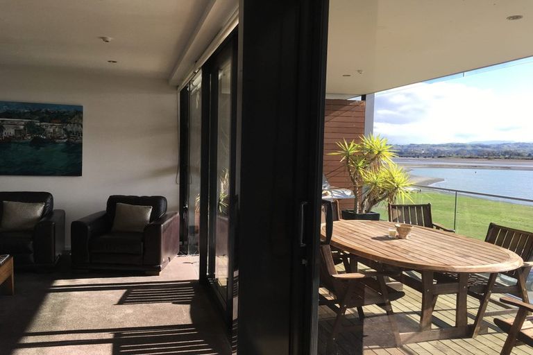 Photo of property in 406/7 Humber Street, Pandora, Napier, 4110