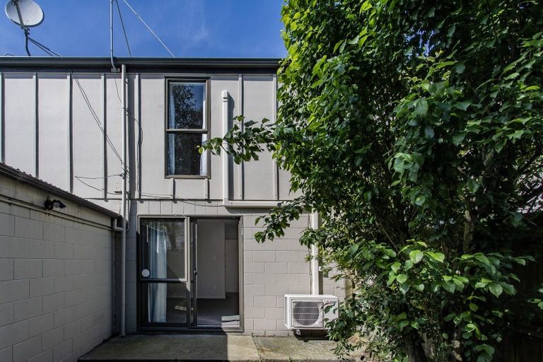 Photo of property in 2/19 Grove Road, Addington, Christchurch, 8024